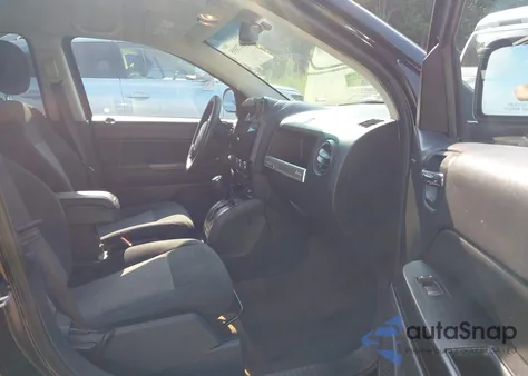 2016 Jeep Compass Sport из США, поврежденный, VIN 1C4NJDBB1GD714330